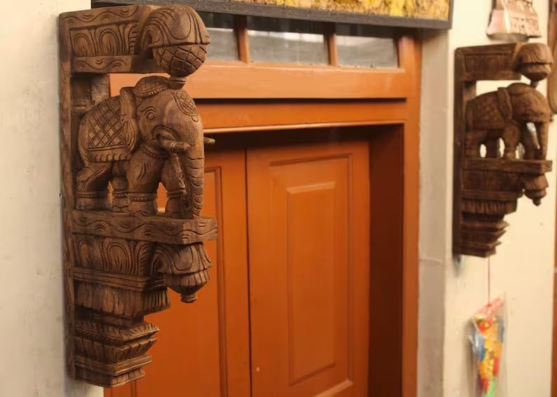 2 Pcs Vintage Wooden Wall Decor Elephant Corbel Set
