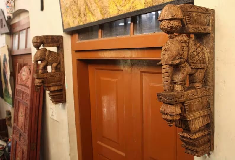 2 Pcs Vintage Wooden Wall Decor Elephant Corbel Set