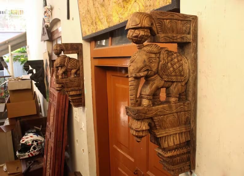 2 Pcs Vintage Wooden Wall Decor Elephant Corbel Set
