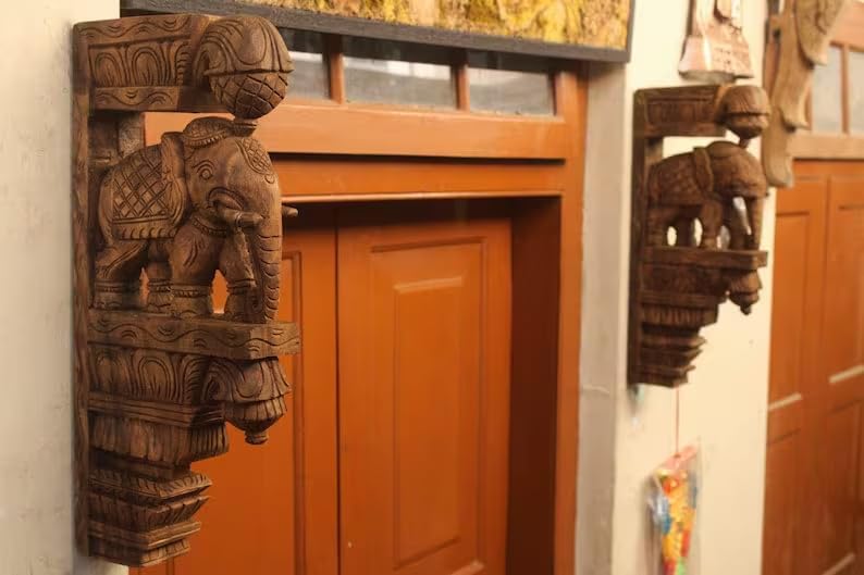 2 Pcs Vintage Wooden Wall Decor Elephant Corbel Set