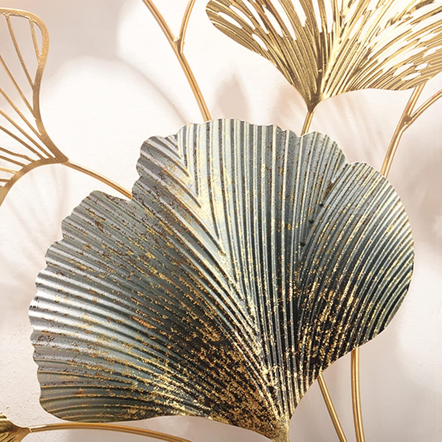 CDDUOLA 3D Wall Decor Handmade Golden Ginkgo Leaf Sculpture 2 Pack